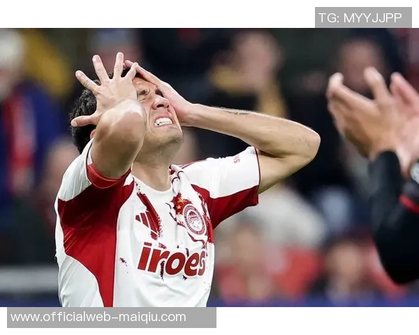 十六强足球明星盘点他们在赛场上的精彩表现与成就分析