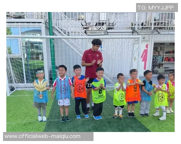 深圳少儿足球培训机构助力孩子成长与发展培养足球梦想与团队精神